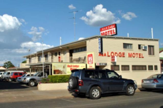 A&A Lodge Motel Emerald Exterior photo