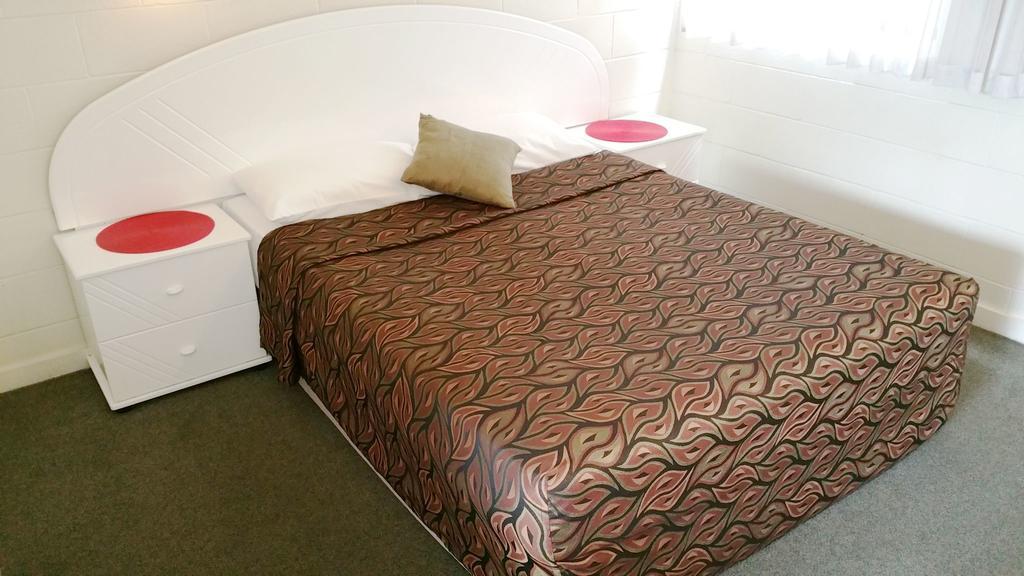 A&A Lodge Motel Emerald Room photo