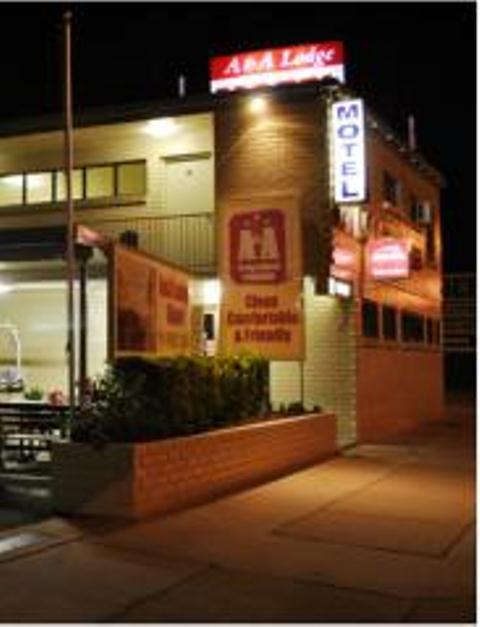 A&A Lodge Motel Emerald Exterior photo