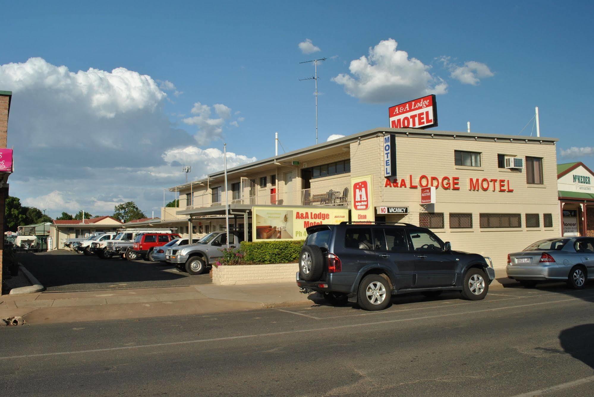 A&A Lodge Motel Emerald Exterior photo